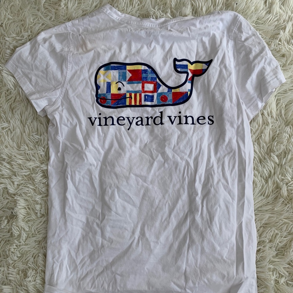Vineyard vines tee